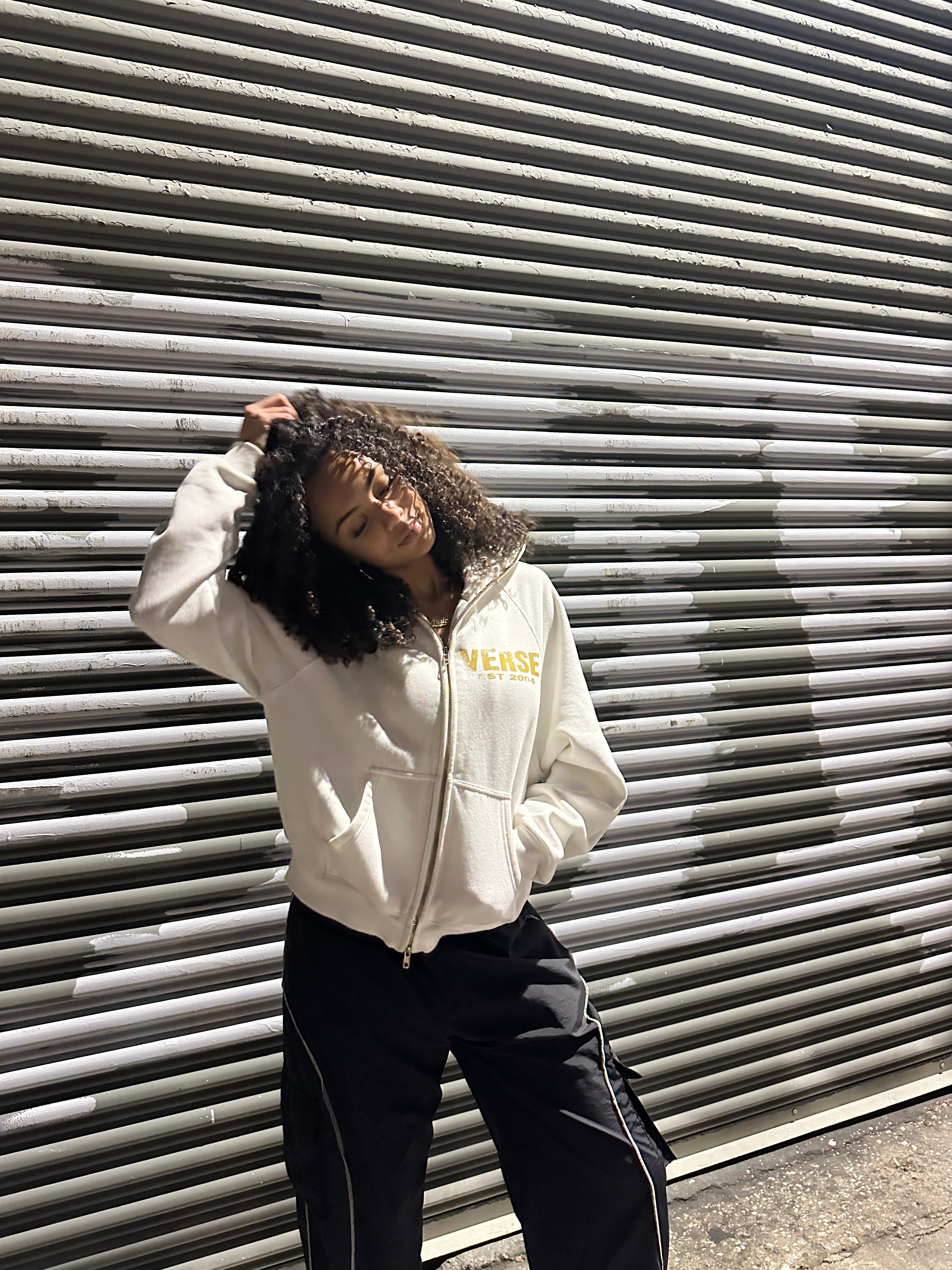 Zip up VERSE hoodie white